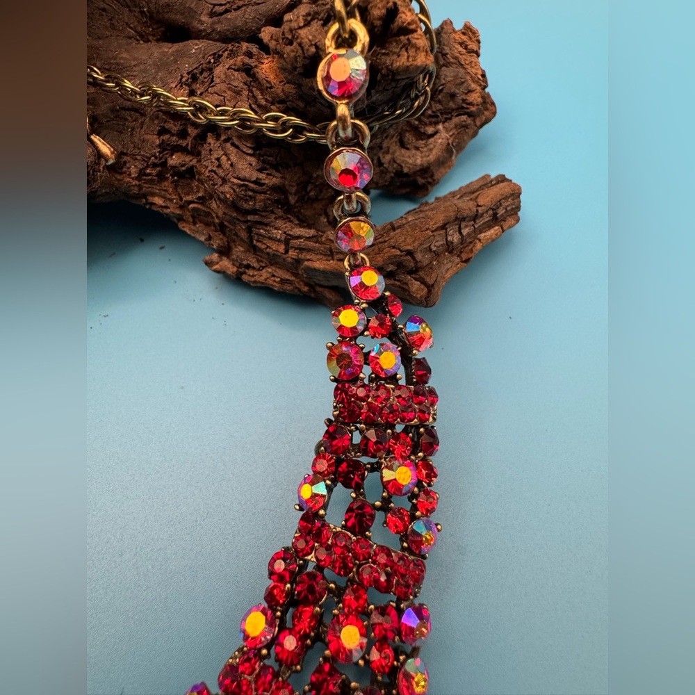 Stunning red and red AB stone statement necklace, EUC. 20” + 3” ext. - Picture 4 of 6